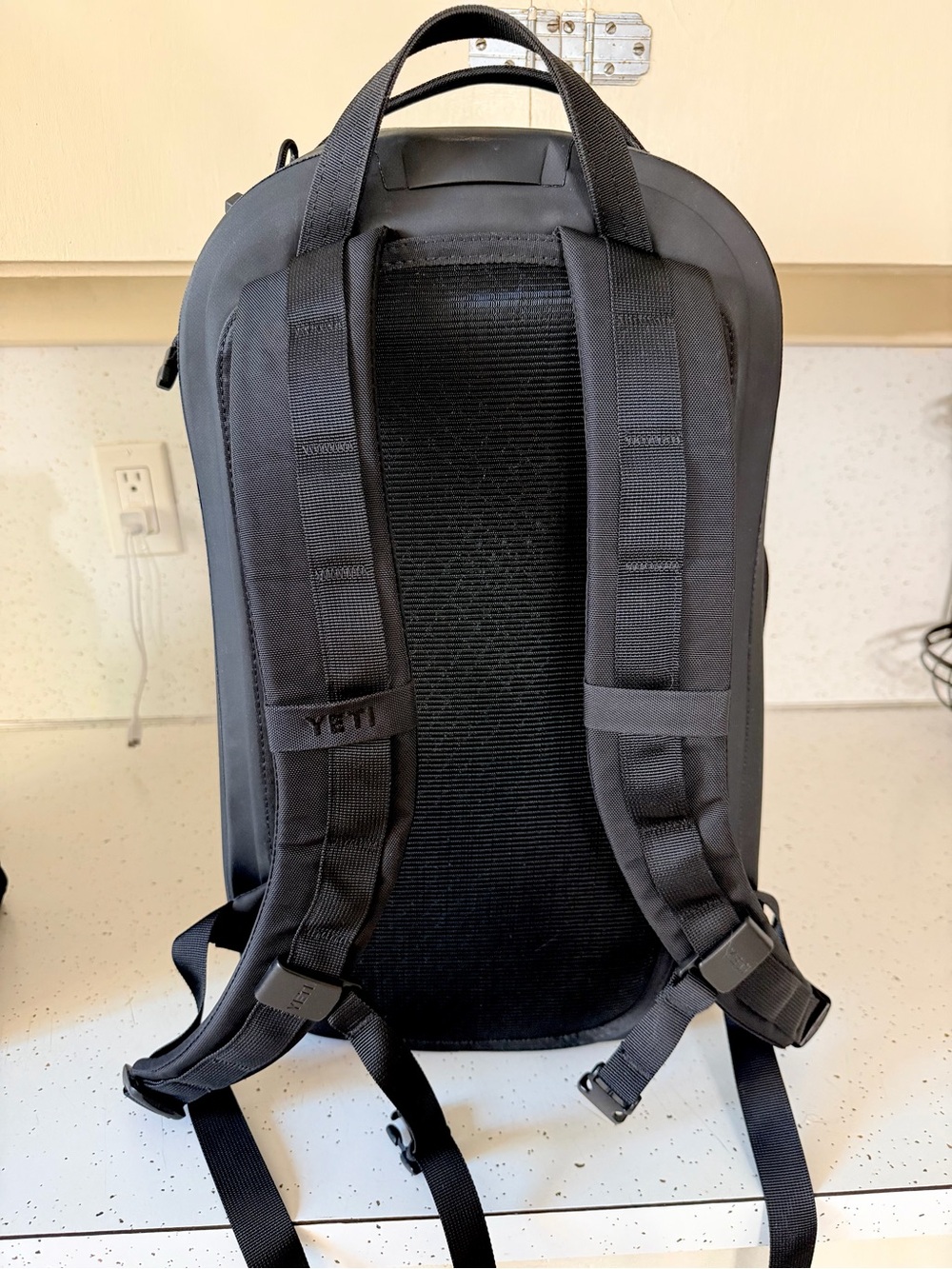 YETI Cayo 25L Backpack - Picture 2 of 3